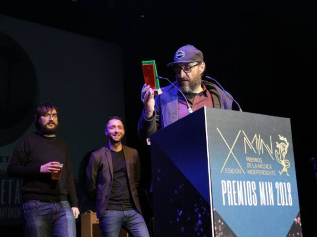 Jota recoge el premio a Mejor producción por el más reciente disco de Los Planetas