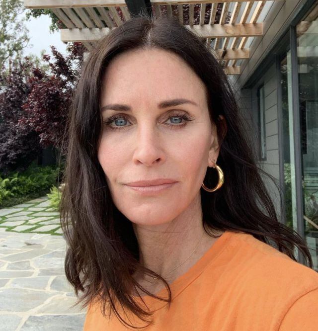 Courteney Cox dejó los intensos métodos para lucir más joven: &quot;me veía muy rara&quot;