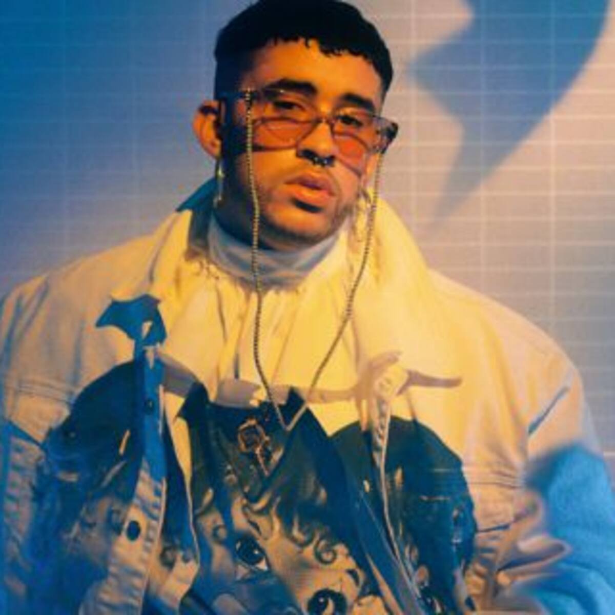 La reacción de Bad Bunny al pedirle a Siri la canción número 1 del mundo