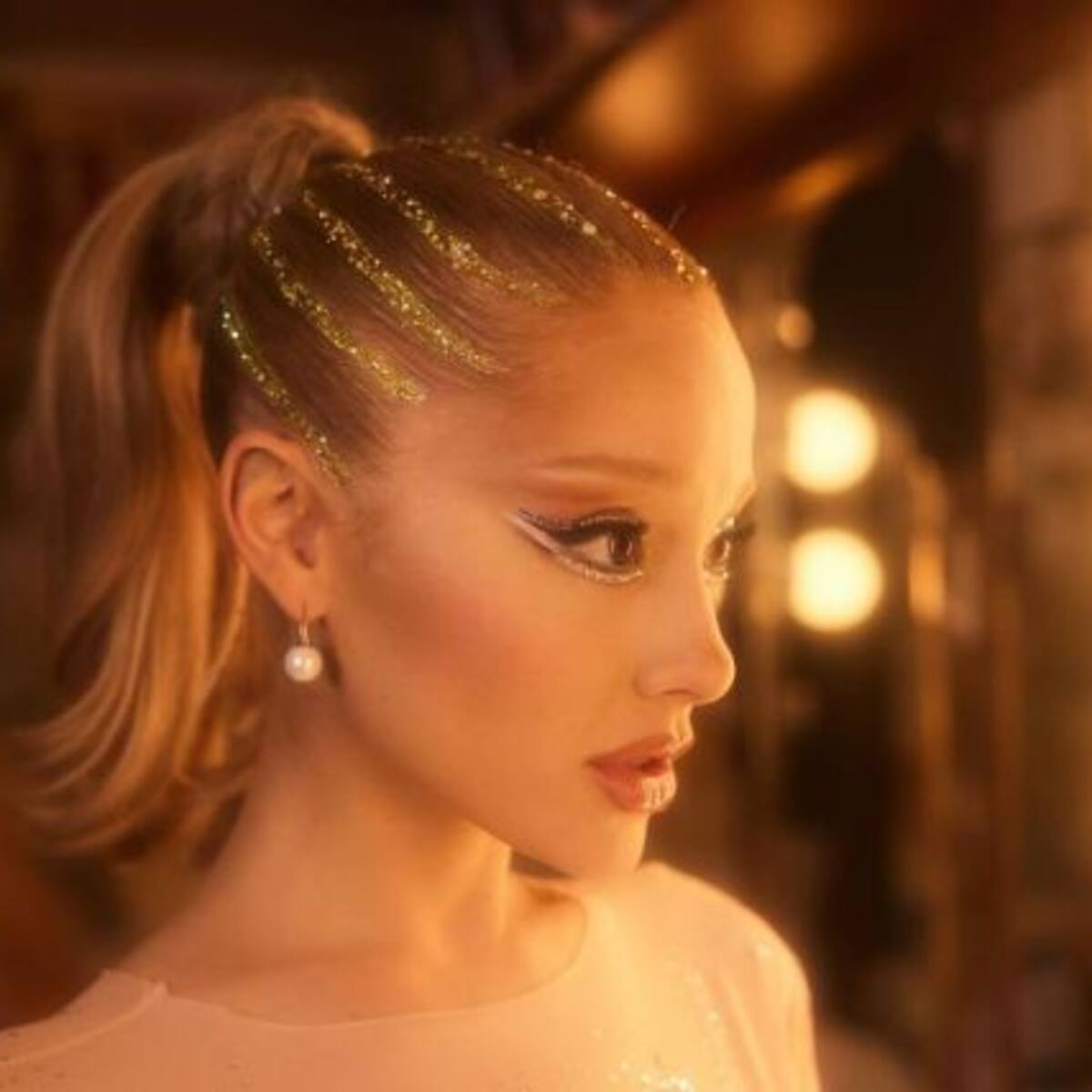 Ariana Grande anunció cuándo saldrá su próximo single "Yes, and?"