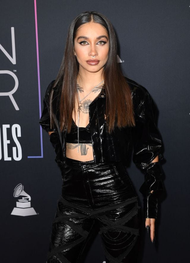 María Becerra en el homenaje de los Grammy Latinos a Rubén Blades.