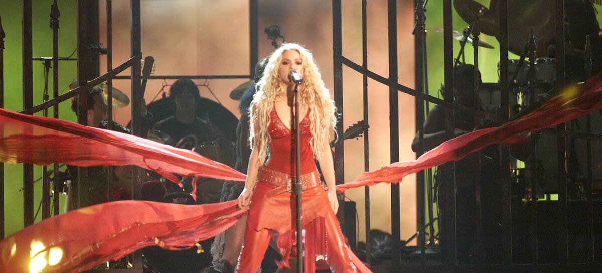 Shakira durante una actuación en el año 2000.
