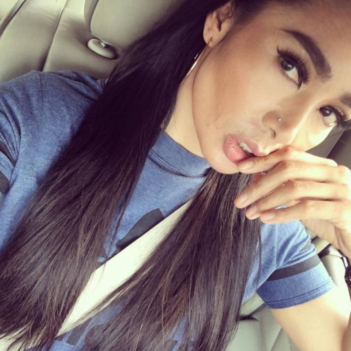 #Fingermouthing: la selfies con el dedo en la boca