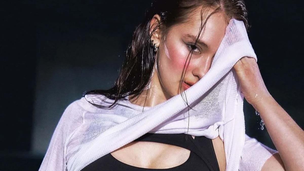 Lola Tung ficha por un romance lésbico sobre fútbol con escenario español