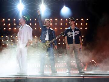 Las claves del inicio de gira de los Jonas Brothers: Invitados sorpresa, familia en el público o track list