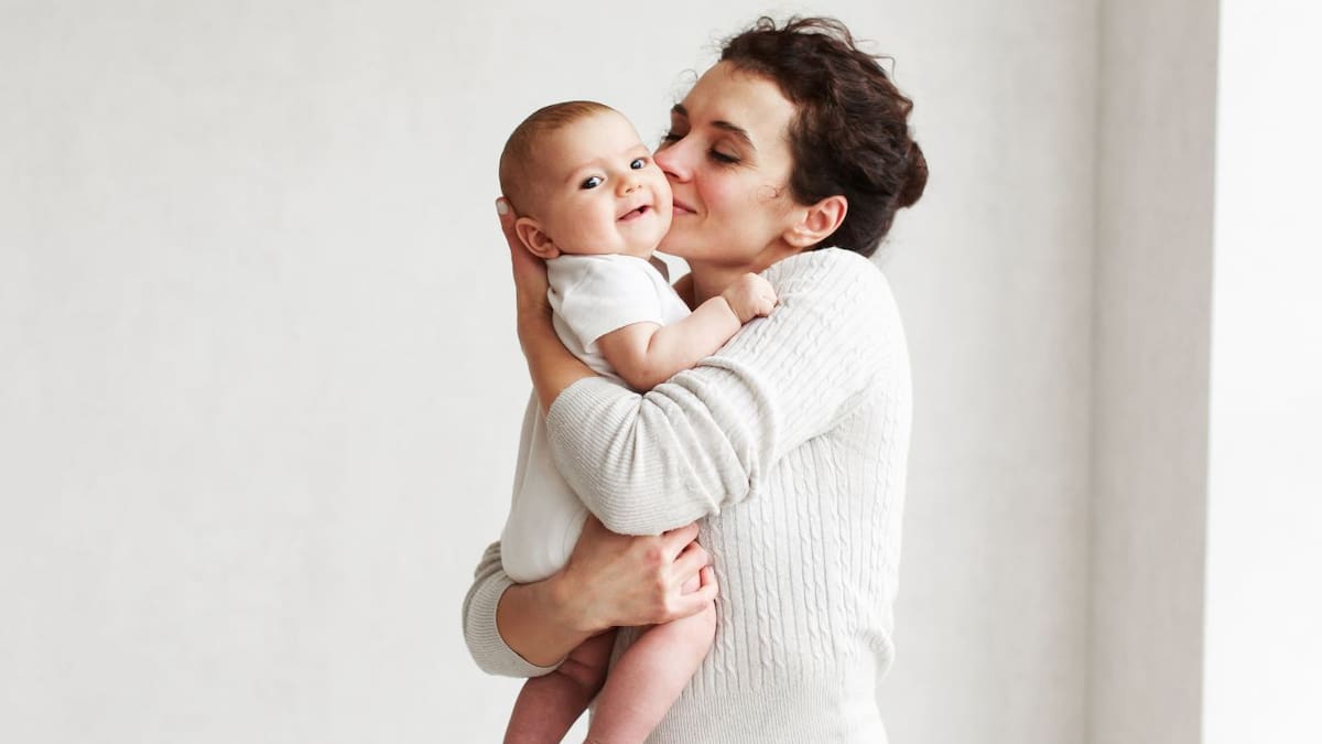 Estas son todas las ayudas que los padres pueden pedir en 2022 por tener uno o varios hijos