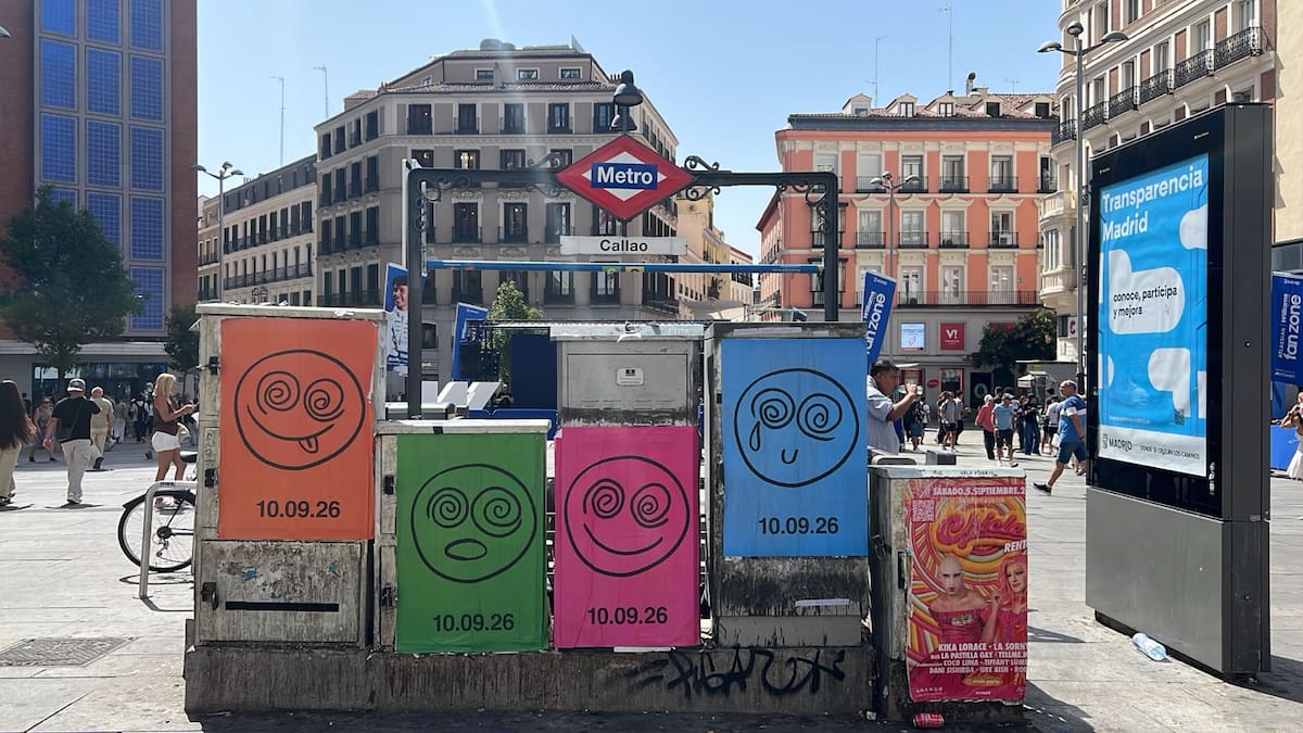 Misteriosos carteles invaden la Plaza de Callao de Madrid y los fans creen haber descifrado el enigma: ¿Harry Styles prepara una parada en Madrid?