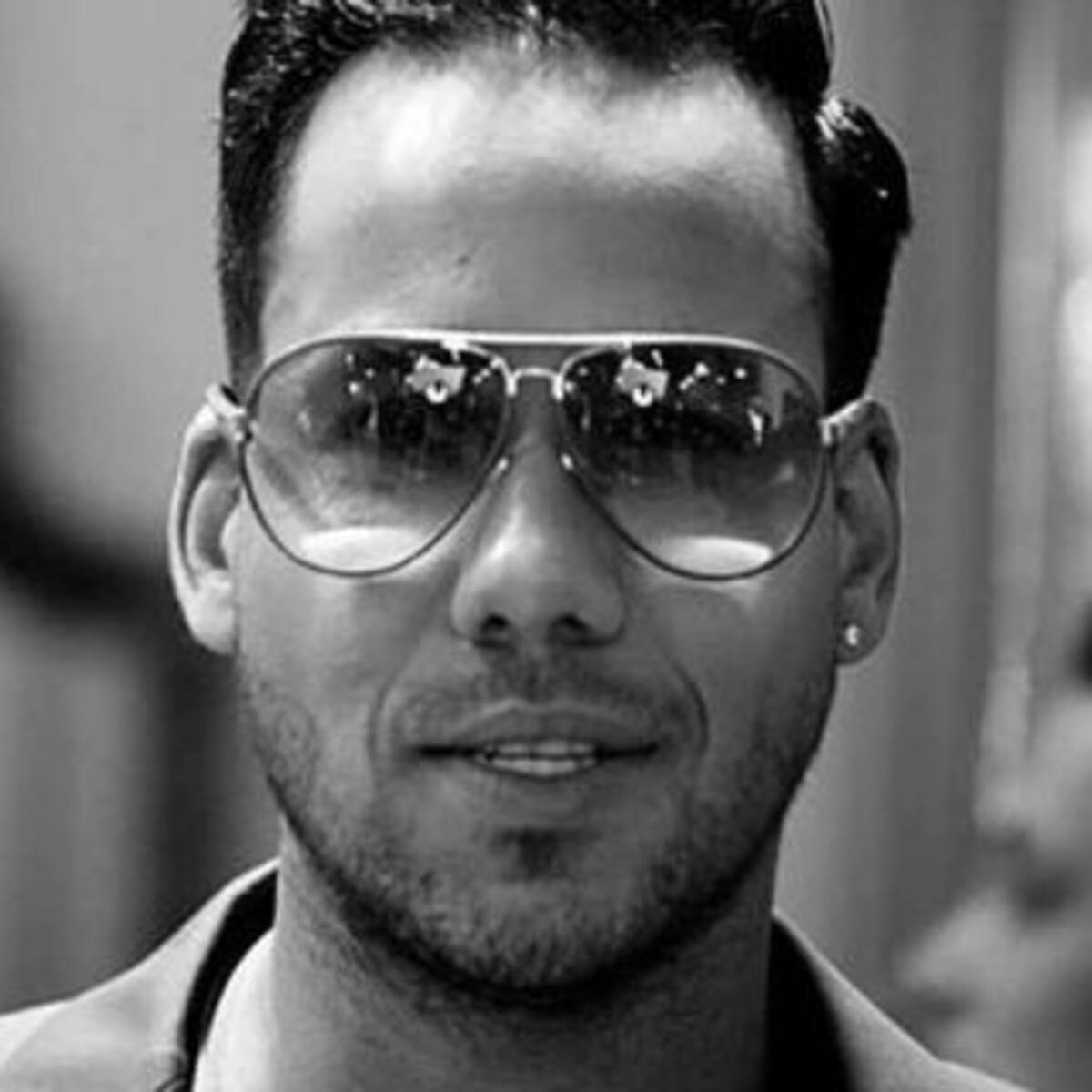 ¿Romeo Santos oculta a su hijo adolescente?