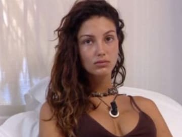 Tania Medina, evacuada de la playa y en espera de una decisión sobre su permanencia en el concurso