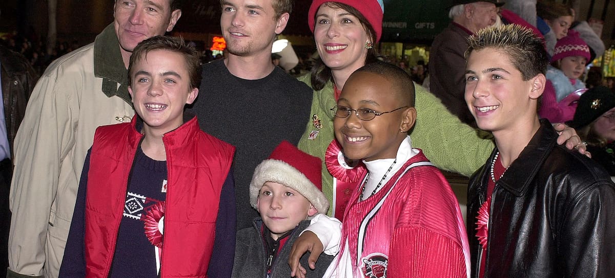 Reparto de Malcolm in the Middle en el 2000 (Bryan Cranston, Frankie Muniz, Christopher Masterson, Erik Per Sullivan, Jane Kaczmarek, Craig Lamar Traylor y Justin Berfield)
