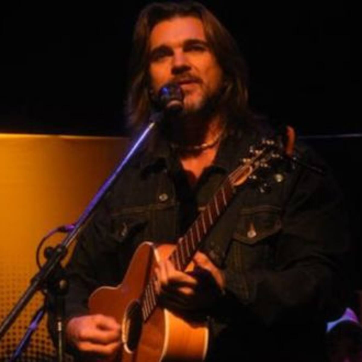 JUANES PRESENTÓ LAS CANCIONES DE SU NUEVO ÁLBUM "VIDA COTIDIANA" EN UN SHOW EXCLUSIVO