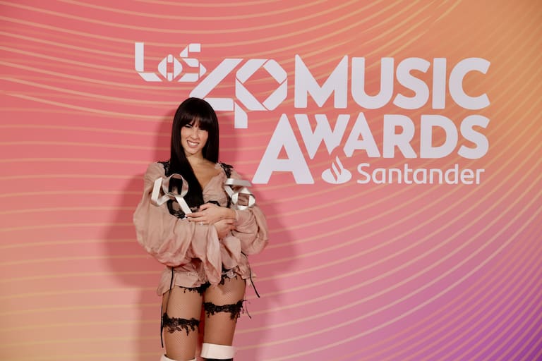 La superestrella que ilumina las playlists: Aitana conquista con Mejor Artista o Grupo España y Mejor Gira o Concierto. ¡Un espectáculo que marcó el año!
