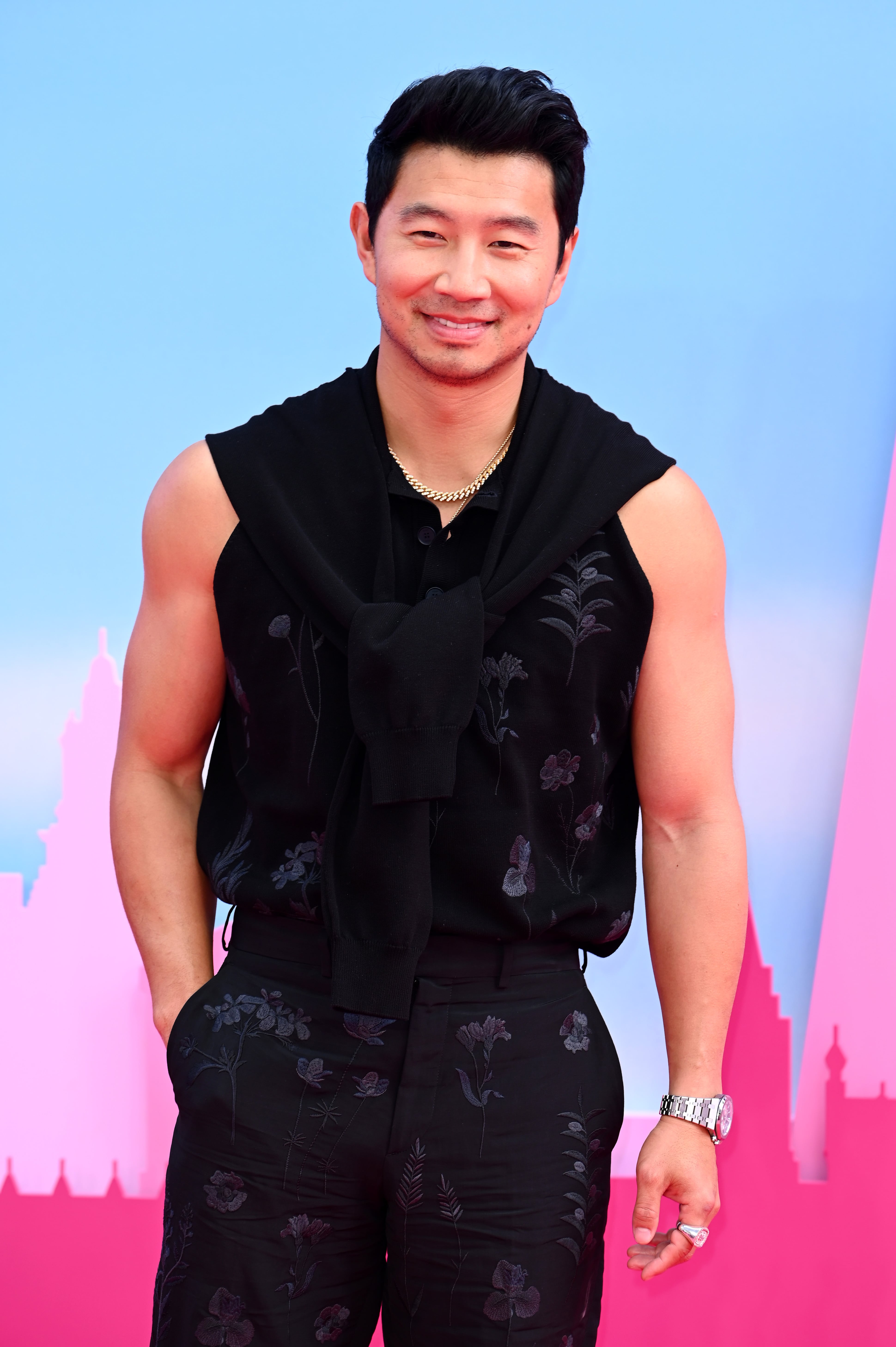 Simu Liu en la premiere de Barbie en Londres