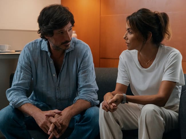 Andrés Velencoso y Eva Longoria n 'Sunrise: El último amanecer'. / Lucia Faraig / Prime © Amazon Content Services