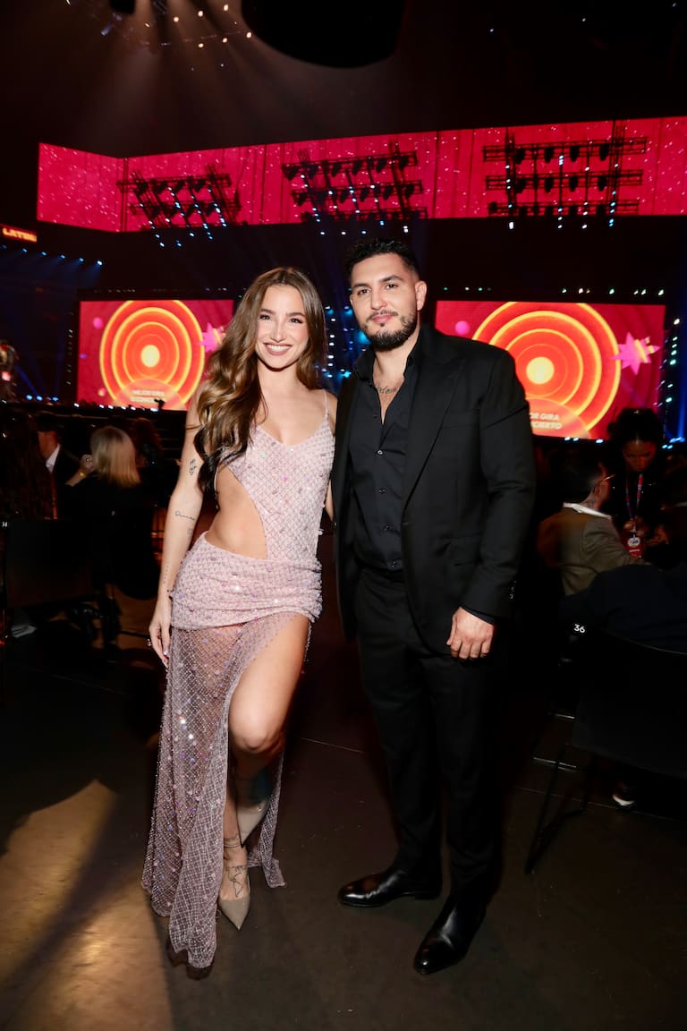 Todo puede pasar en LOS40 Music Awards Santander 2025 ¡Cómo esta foto que queda para el recuerdo!