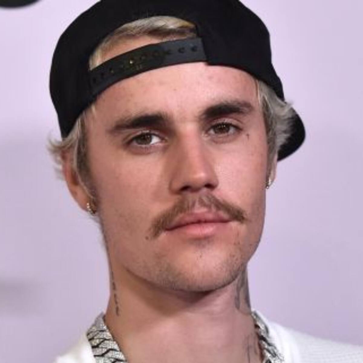 A cualquiera le puede pasar: Justin Bieber se olvidó la letra en su primera presentación del año