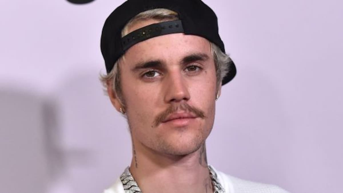 A cualquiera le puede pasar: Justin Bieber se olvidó la letra en su primera presentación del año