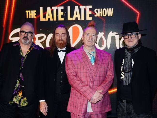 John Lydon junto a los miembros de Public Image Ltd.
