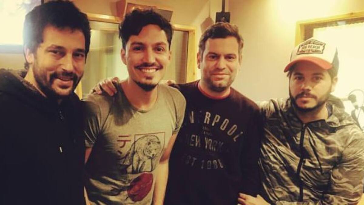 ¡J Darwin la rompe con Side to Side y Naistumichiu!