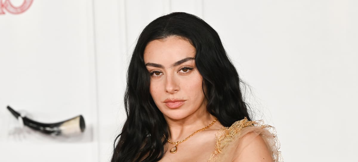 Charli XCX en la premiere de 'Cumbres Borrascosas'