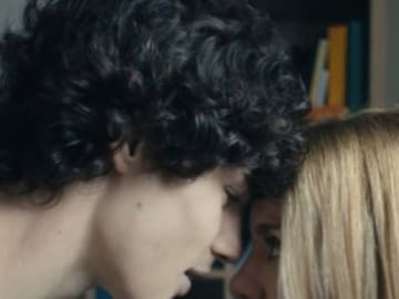 Escándalo, la serie de Telecinco, se estrena en plena polémica y todos opinan lo mismo