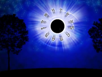 Así afectará a los signos del zodiaco el eclipse solar de febrero: los tres mejores y los tres peores del horóscopo