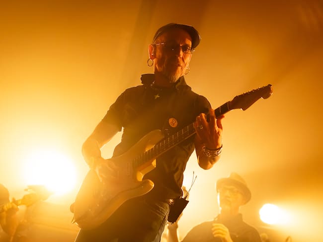 Fito Cabrales de Fito & Fitipaldis en su concierto del Movistar Arena de Madrid. / Aldara Zarraoa/Redferns