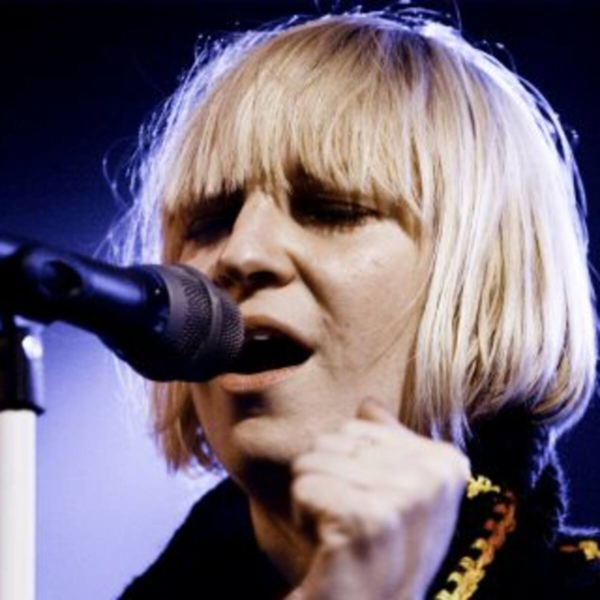 SIA escribe una canción para Maroon 5 o Bruno Mars
