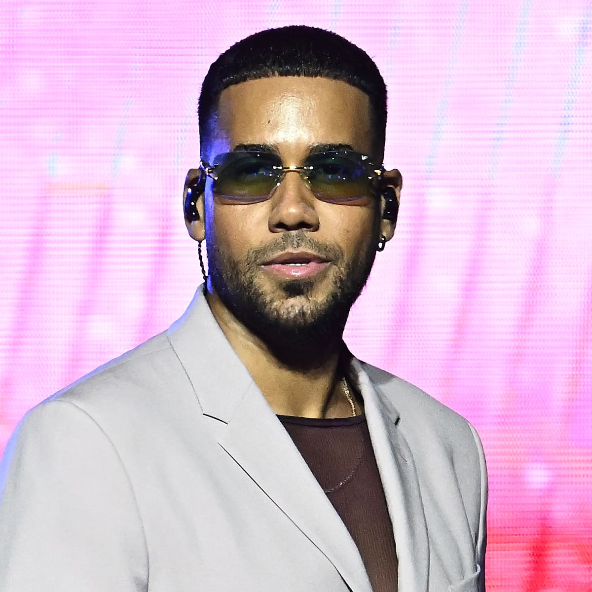 Romeo Santos con Prince Royce, Taylor Swift, Quevedo y Olivia Rodrigo buscan el Nº1 en una nueva mañana de emociones en #Del40al1CocaCola