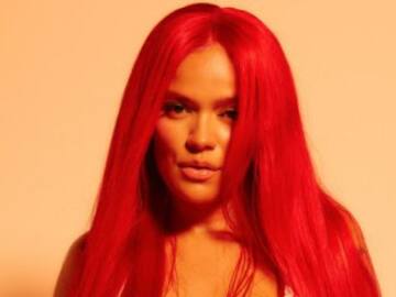 Karol G provoca una revolución de ‘bichotes’ en el Fan Event de Madrid