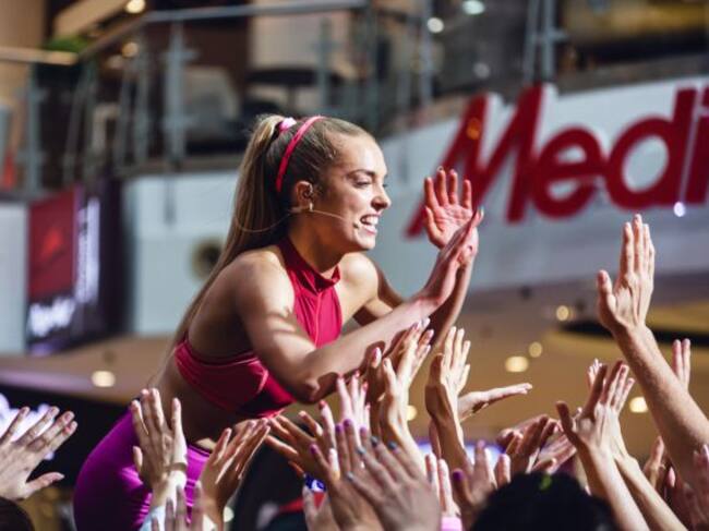 Magdalena Kolesnik caracterizada como Sylwia en una escena del arranque de 'Sweat'