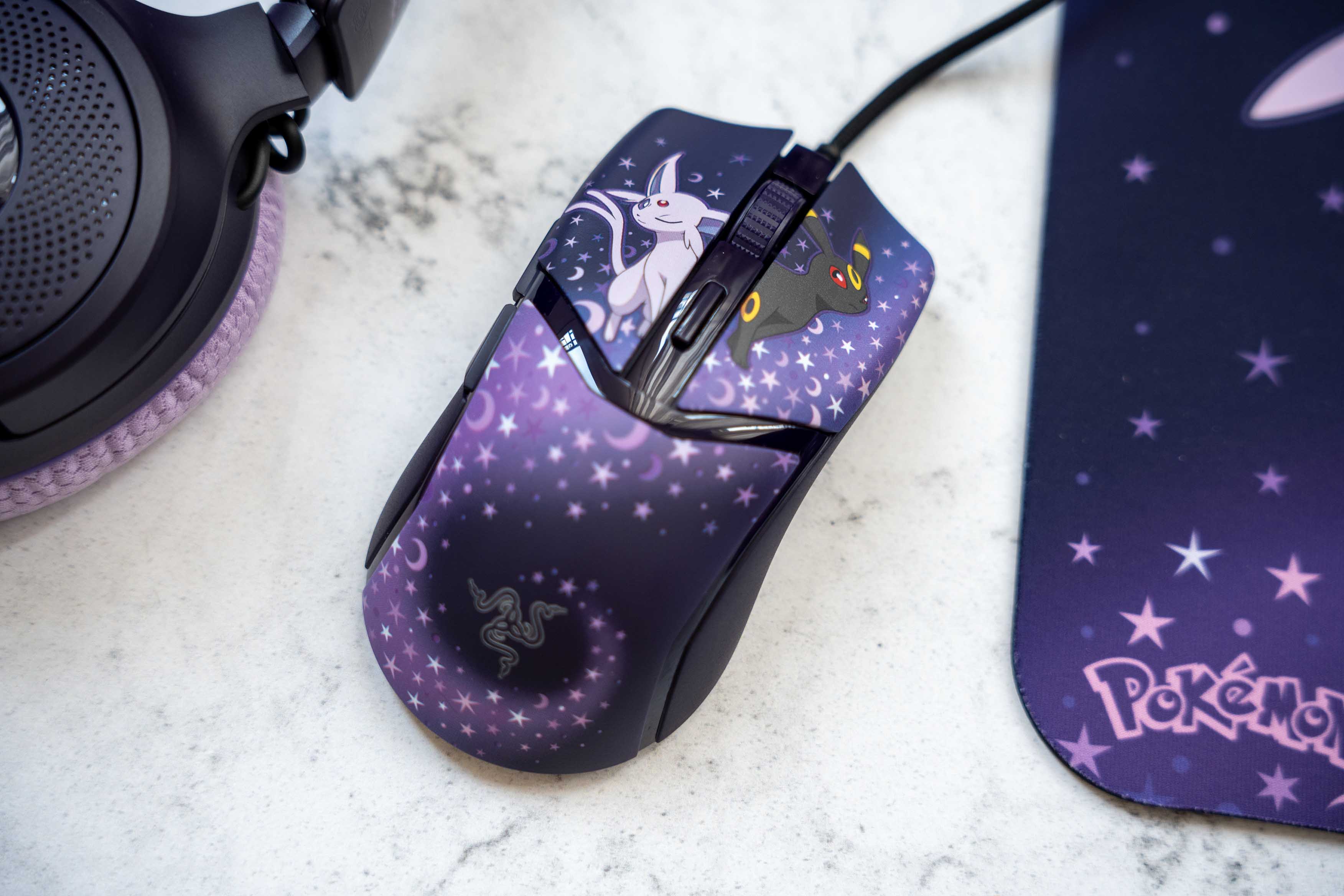 Razer x Pokémon: Espeon y Umbreon llevan la dualidad de la segunda generación al escritorio.