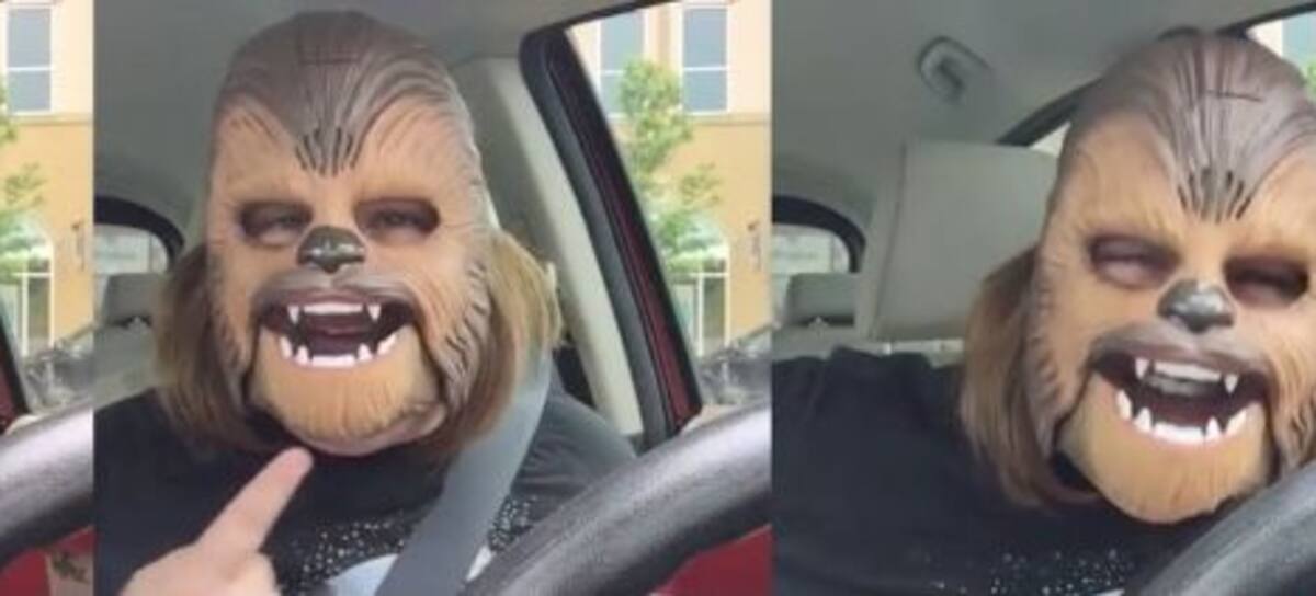 El video viral de la máscara de Chewbacca!