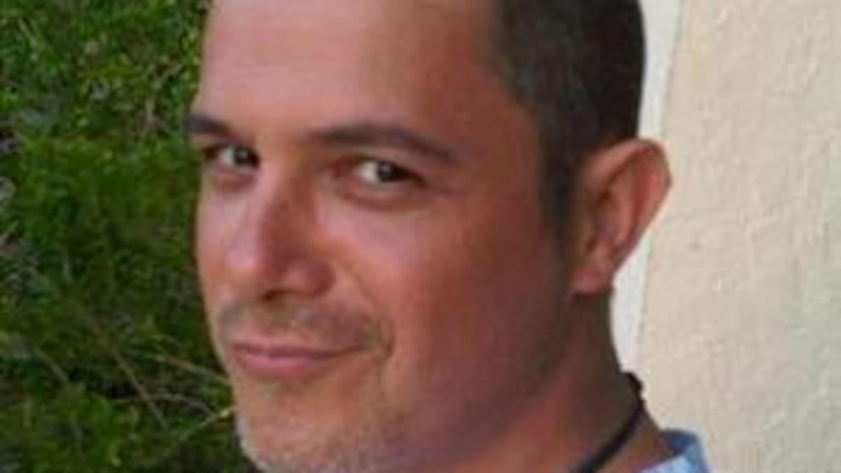 Alejandro Sanz se rapa el pelo