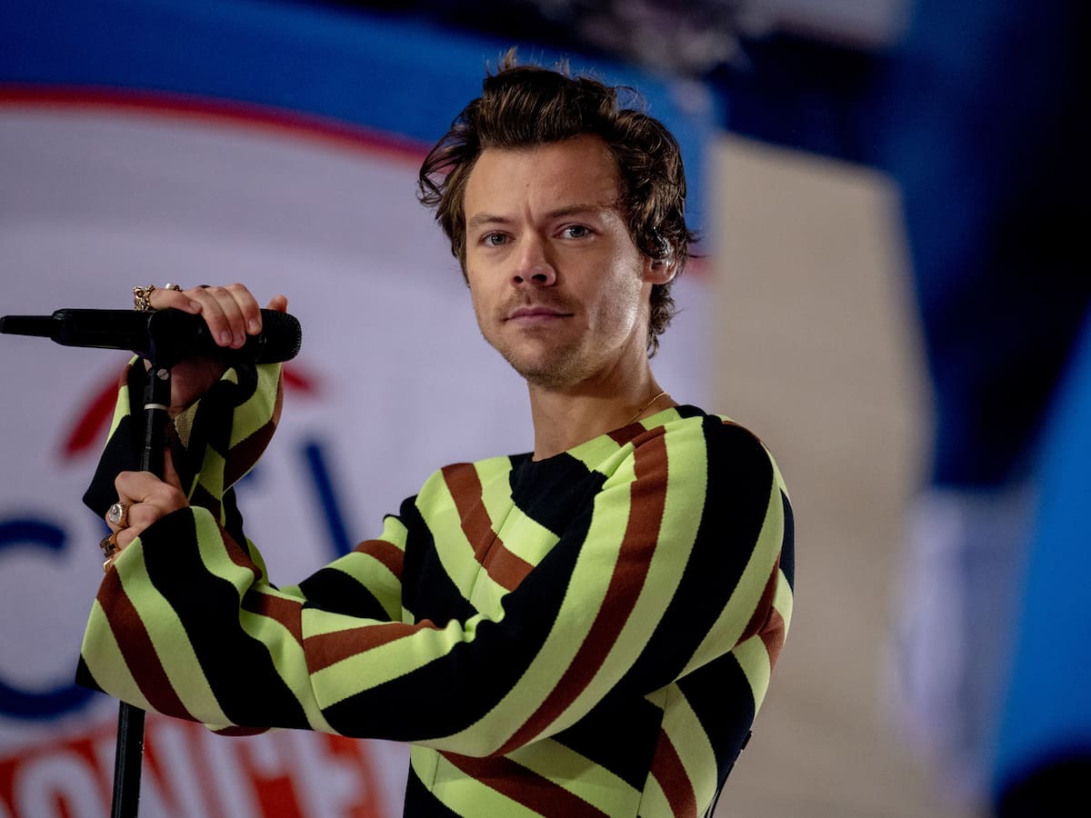 Harry Styles admite que está en una app de citas y aplaude 'Lux' de Rosalía en plena cuenta atrás para su nuevo disco