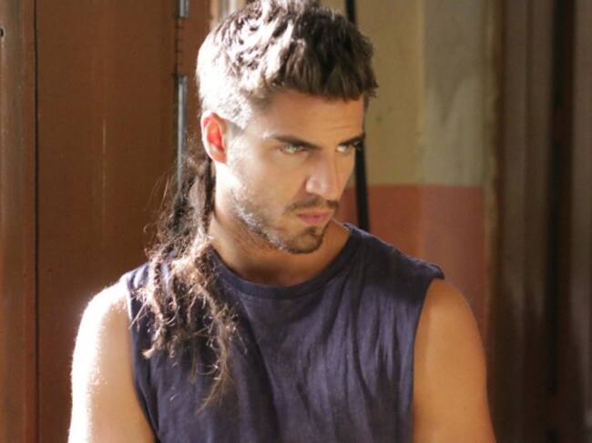 Maxi Iglesias como Ovni en 'Ingobernable'