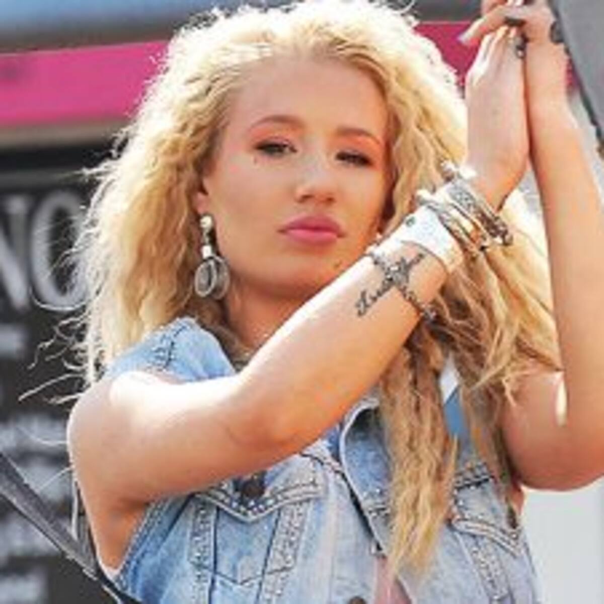 Iggy Azalea culpa a Britney Spears por "Pretty Girls"