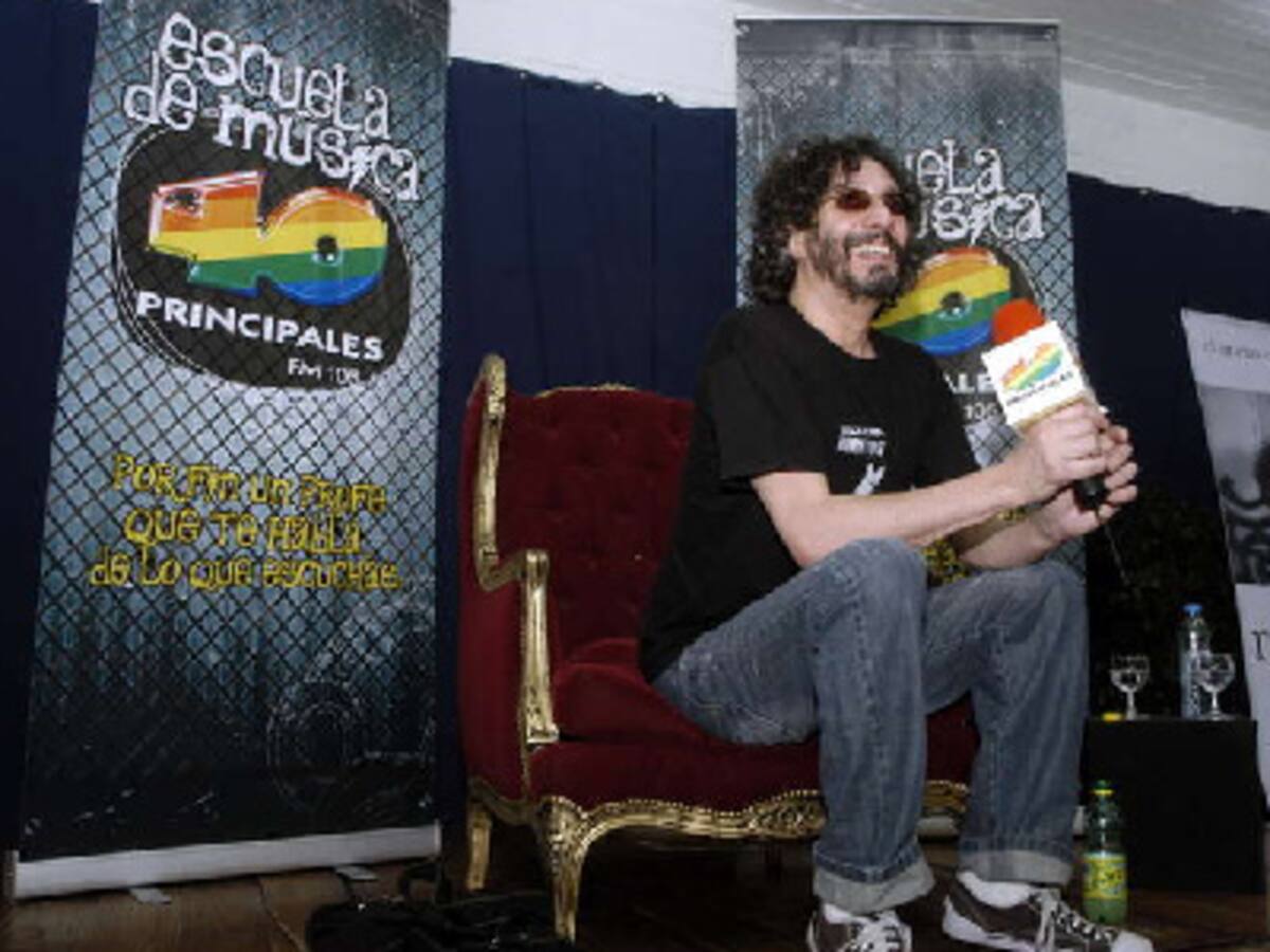 El profesor dicta clases