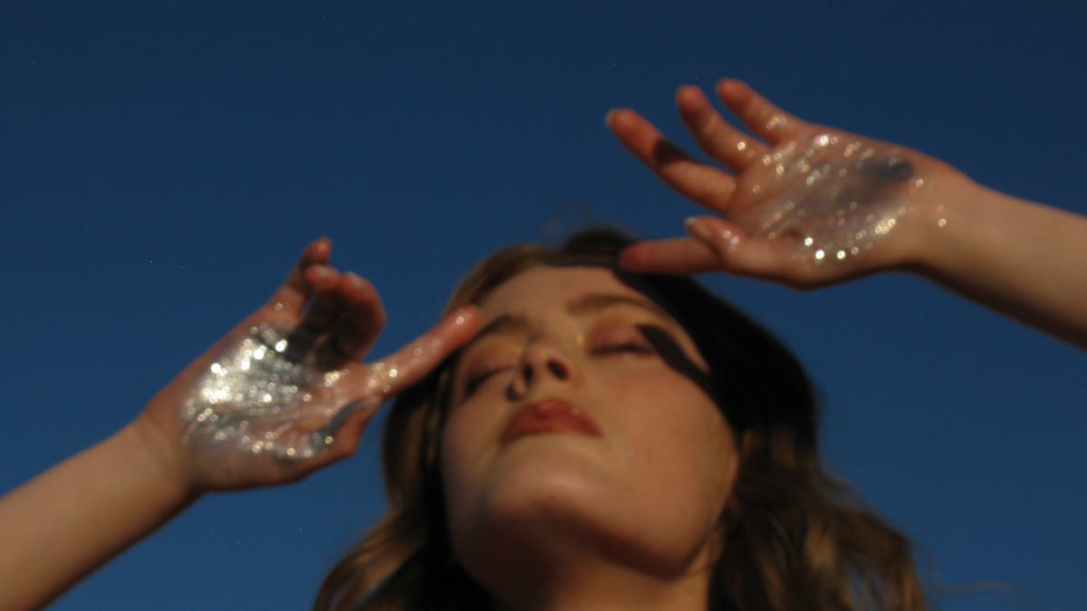 Olivia Bay abre la posibilidad de 'Algún día' dejarse llevar en el amor con su nueva canción