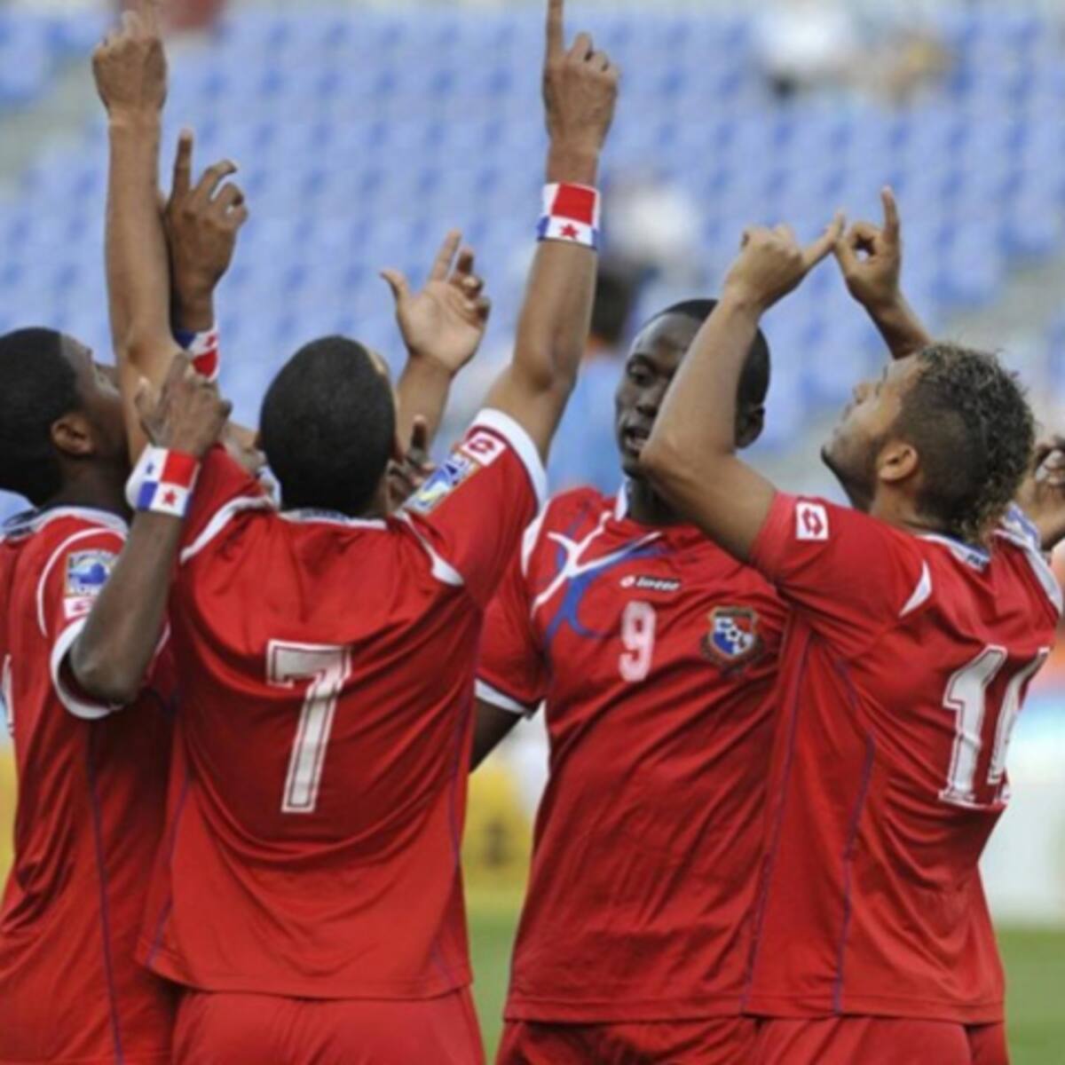 Famosos opinan sobre el juego entre Panamá y México