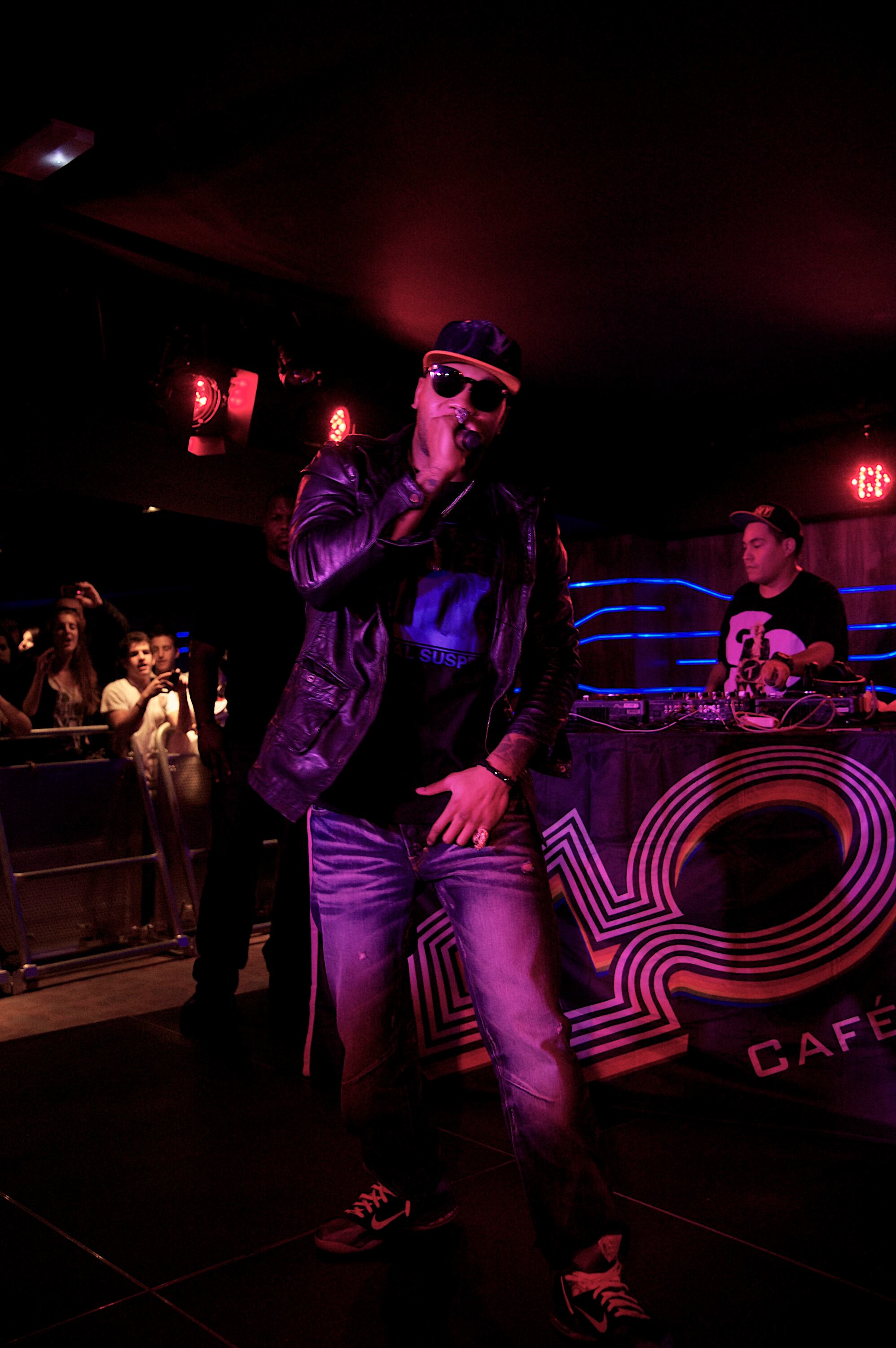 Flo Rida Cafe 40.