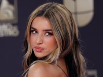 “Me da algo”: Lola Índigo revoluciona a sus fans con ‘La Santa’