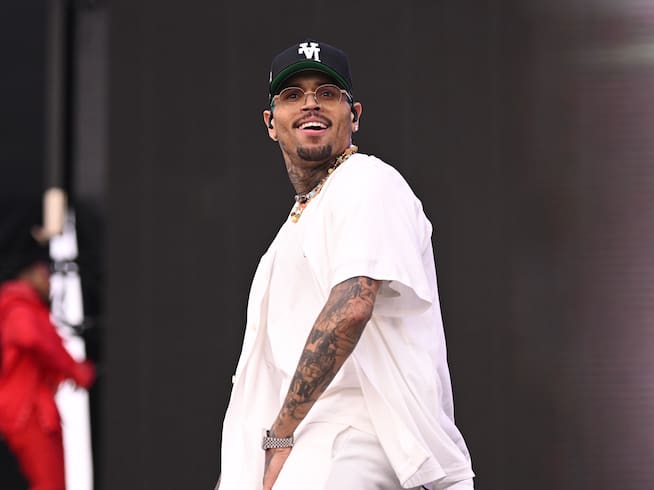 Chris Brown actuando en Las Vegas en mayo de 2023.
