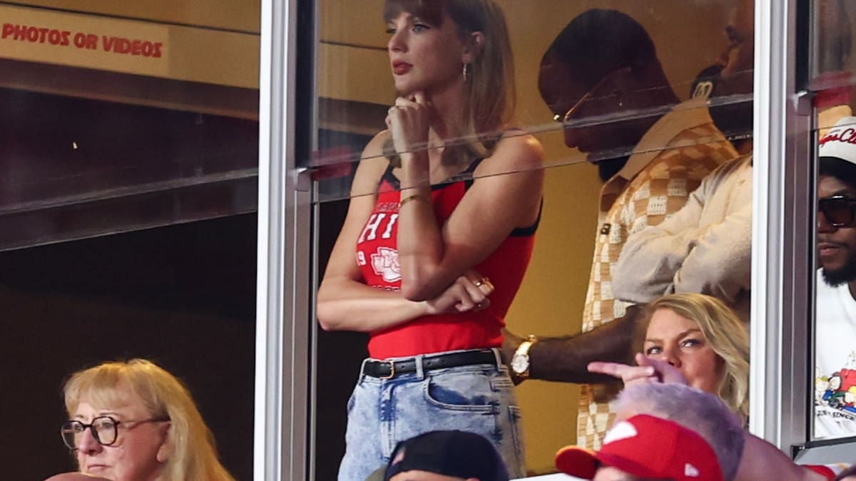 El grito de Taylor Swift a Travis Kelce en mitad de un partido: "¡Es mi marido!"