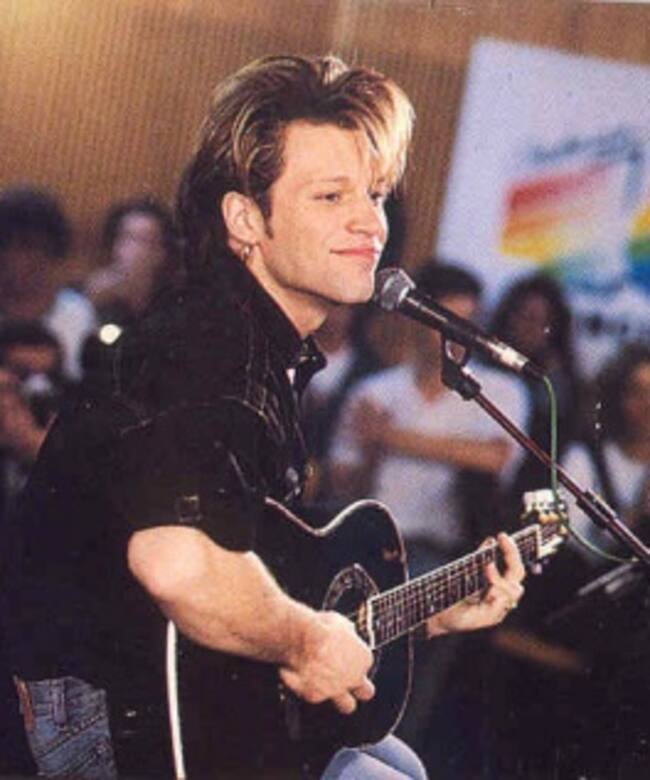 Bon Jovi durante su concierto Básico 40