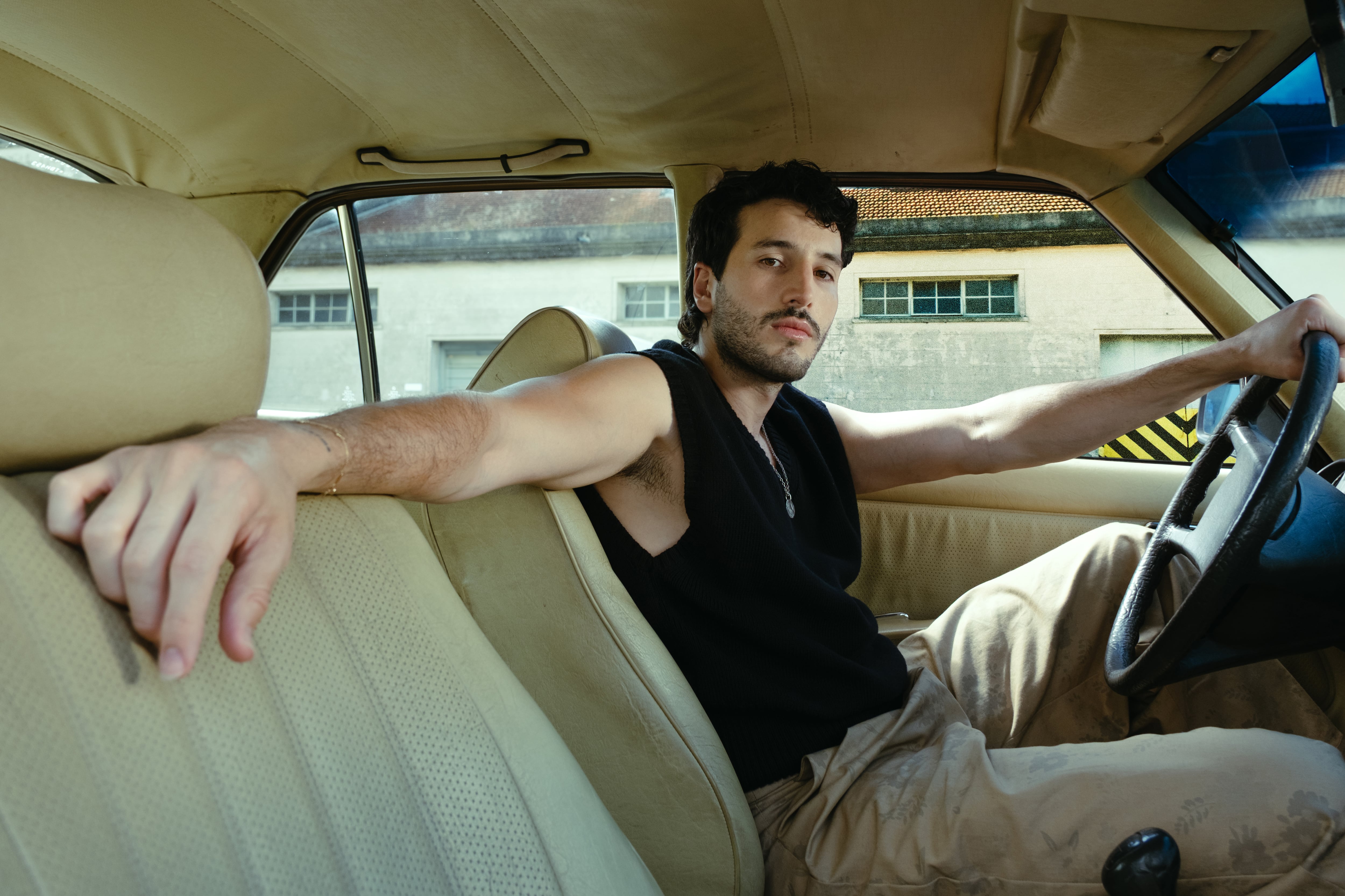 Sebastián Yatra, en una foto promocional de Milagro (2025)