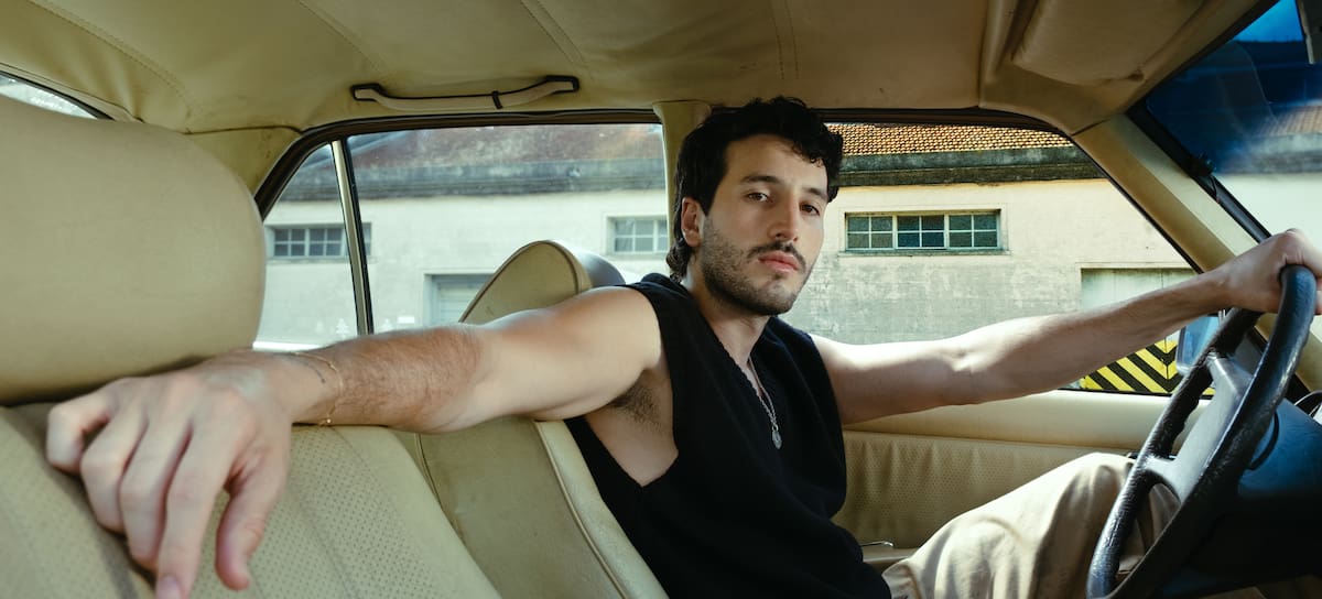 Sebastián Yatra, en una foto promocional de Milagro (2025)