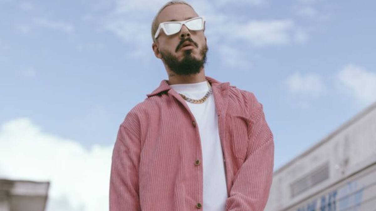 J Balvin y su viaje visual de colores, continúan con el video de 'Rosa'