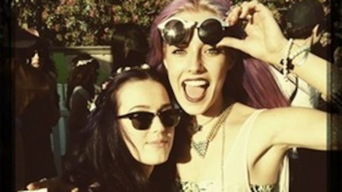 Katy Perry cambia cómico por guitarrista