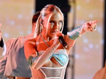 Ana Mena y sus coreógrafos comparten el proceso de creación de su actuación en LOS40 Music Awards 2022